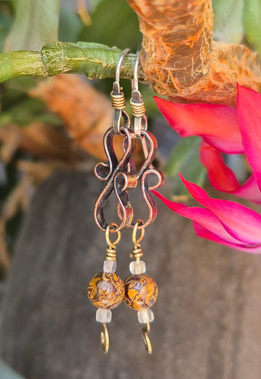 Calligraphy stone 6mm "8" earrings